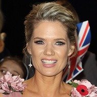 Charlotte Hawkins, 48 (Người dẫn chương trình)