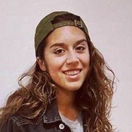 Chelcee Grimes, 33 (Cantante pop)