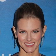 Chelsey Crisp, 42 (電視女演員)