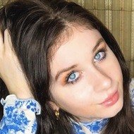 Chloe Elise, 23 (TikTok Star)