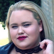 Chloe Elliott, 35 (Blogueiro)