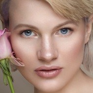 Chloe-Jasmine Whichello, 35 (Поп-певец)