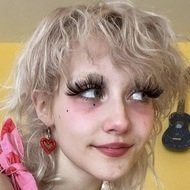 Chloe Moriondo, 23 (Звезда Youtube)