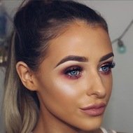 Chloe Morton, 27 (Estrella de YouTube)