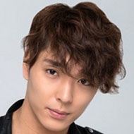 Choi Jong-hoon, 33 (Gitarrist)