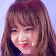Choi Yoo-jung, 24 (Pop Singer)