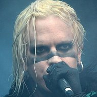 Chris Harms, 45 (Ca sĩ nhạc Rock)