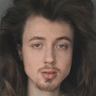 Chris Henrie, 27 (TikTok-ster)