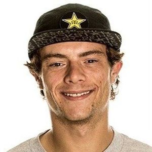 Chris Joslin, 29 (滑板手)