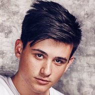 Chris Lanzon, 23 (Cantante pop)