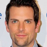 Chris Mann, 43 (Ca sĩ nhạc Pop)