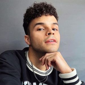 Chris Medlin, 35 (TV Actor)