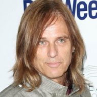 Chris Pitman, 63 (Ca sĩ nhạc Rock)