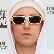 Chris Stark, 38 (电台主持人)