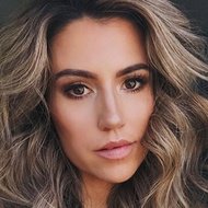 Christine Andrew, 38 (Blogger)
