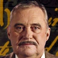 Christopher Hewett (1921 - 2001) (电视演员)