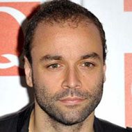 Christopher Wolstenholme, 45 (Baixista)
