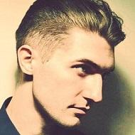 CJ Holland, 33 (流行歌手)