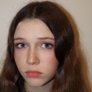 Claire Drake, 20 (TikTok Star)