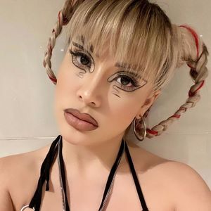 Claudia Serpa, 38 (Pop Singer)