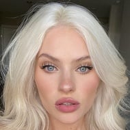 Claudia Walsh, 27 (Star di YouTube)