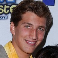 Clayton Snyder, 36 (电视演员)