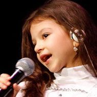 Cleopatra Stratan, 23 (流行歌手)