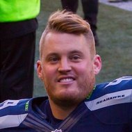 Clint Gresham, 39 (足球运动员)