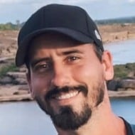 Clint Moffatt, 39 (流行歌手)