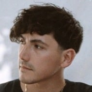 Clint Robert, 36 (摄影家)