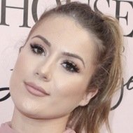 Conna Walker, 33 (Модельер)