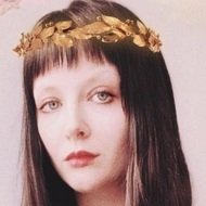 Connie Glynn, 29 (YouTube明星)