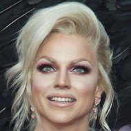 Courtney Act, 42 (Cantante Pop)