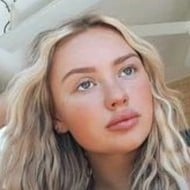 Courtney Cox, 25 (TikTok明星)