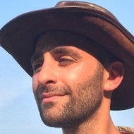 Coyote Peterson, 44 (Hôte de l'émission télévisée)