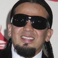 Cruz Martinez, 51 (世界音乐歌手)