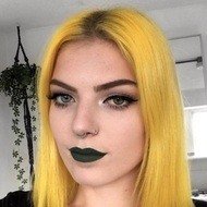 Crystal Lindy, 31 (YouTube明星)