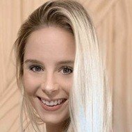 Crystal Lynn, 33 (Blogger)