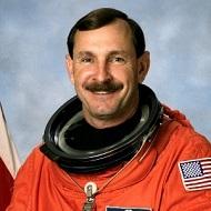 Curtis Brown, 67 (Astronauta)
