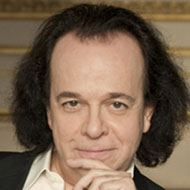Cyprien Katsaris, 74 (钢琴家)