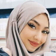 CypriotSister, 28 (Instagram明星)