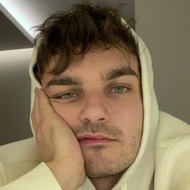Czarek Jóźwik, 31 (YouTube Star)