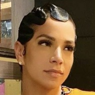 d0llly_, 33 (Instagram Star)