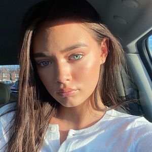 Daisy Tomlinson, 19 (Instagram Star)