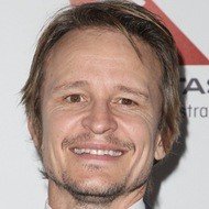 Damon Herriman, 53 (电视演员)