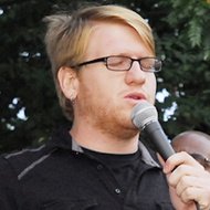 Dan Evans, 39 (Country-Sänger)