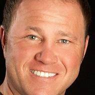 Dan Green, 54 (配音演员)