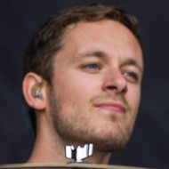 Dan Searle, 36 (鼓手)