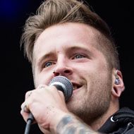 Dani Winter-Bates, 38 (Ca sĩ nhạc Metal)