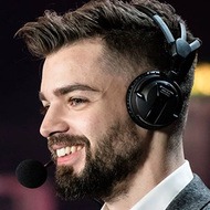 Daniel Kapadia, 37 (Giocatore di eSports)